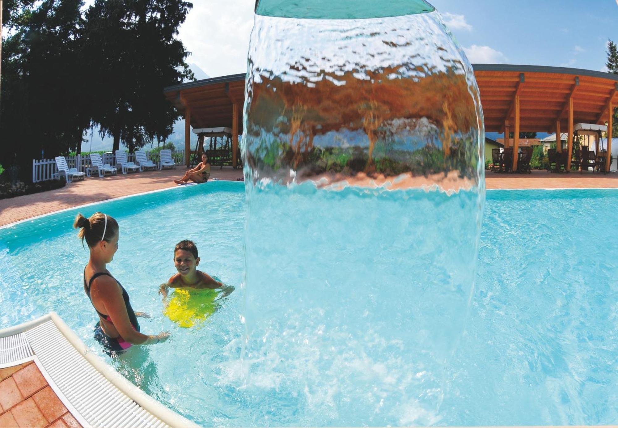 Villa Flora Levico Terme Exterior foto
